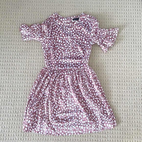 Boohoo Petite Woven Polka Dot Smock Dress - Picture 3 of 8